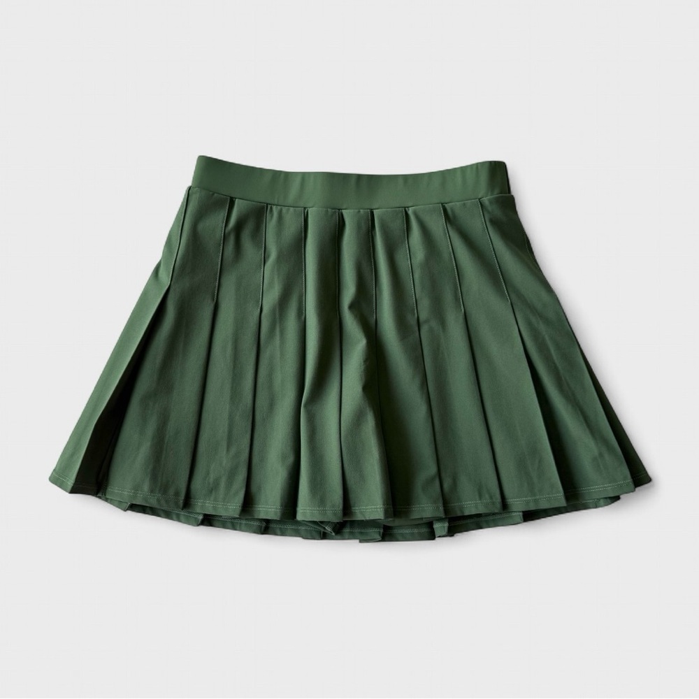 NWT - Abercrombie x Random Golf Club Traveler Pleated Skort